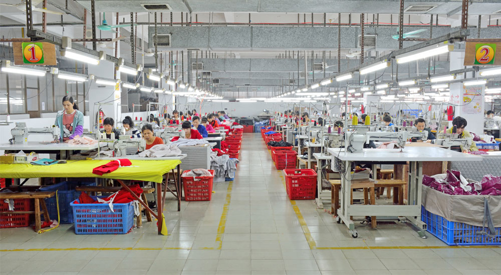 ¿Cómo encontrar fabricantes de ropa para tu negocio de moda